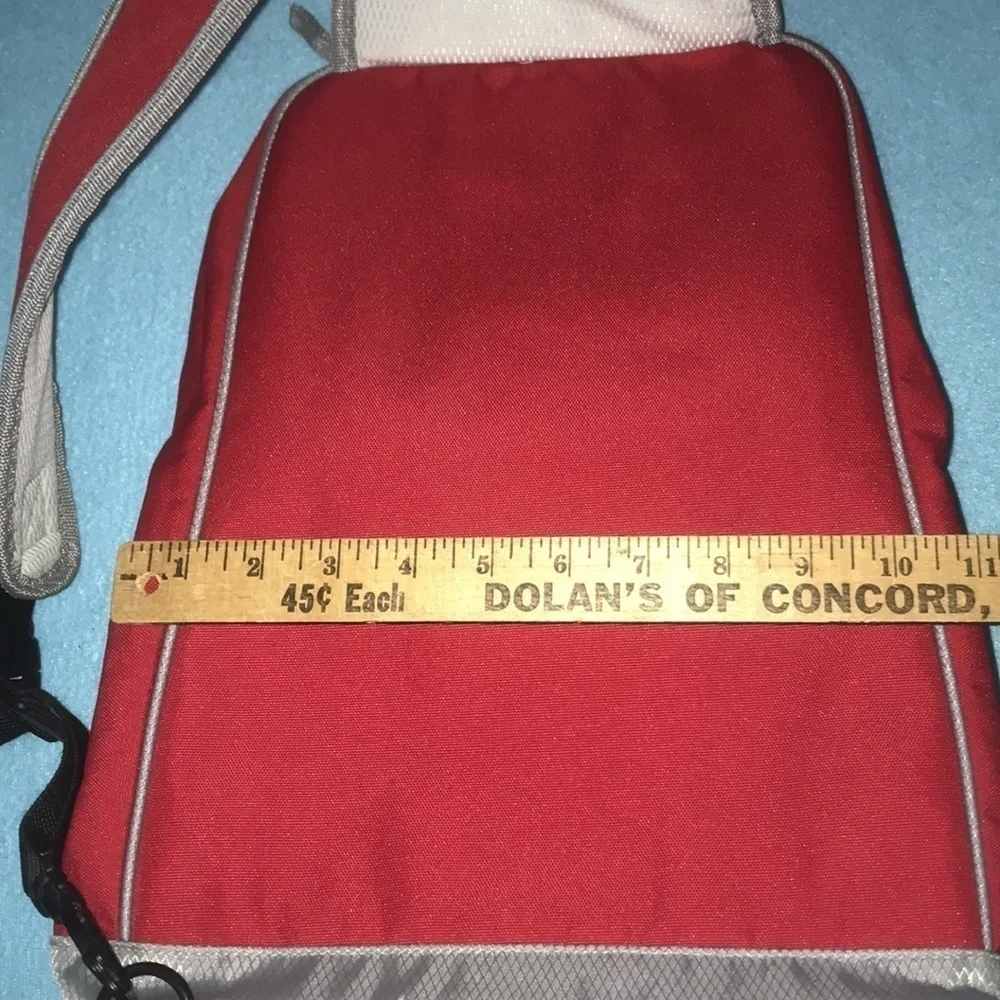 𝅺GAP sling bag red gray one main pocket, one mesh pocket with bungee cord area